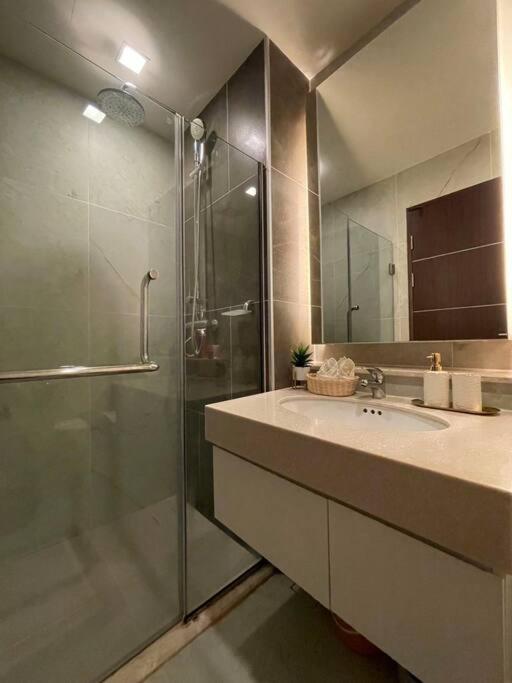 Luxury And Modern Condo In Central Chiang Mai - Astra Condo Екстериор снимка